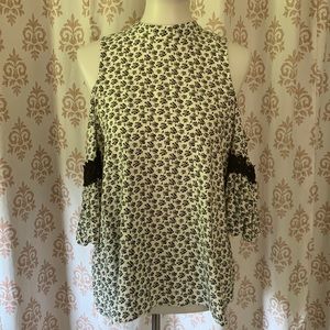 Eyeshadow cold shoulder floral tunic with balloon sleeves L
